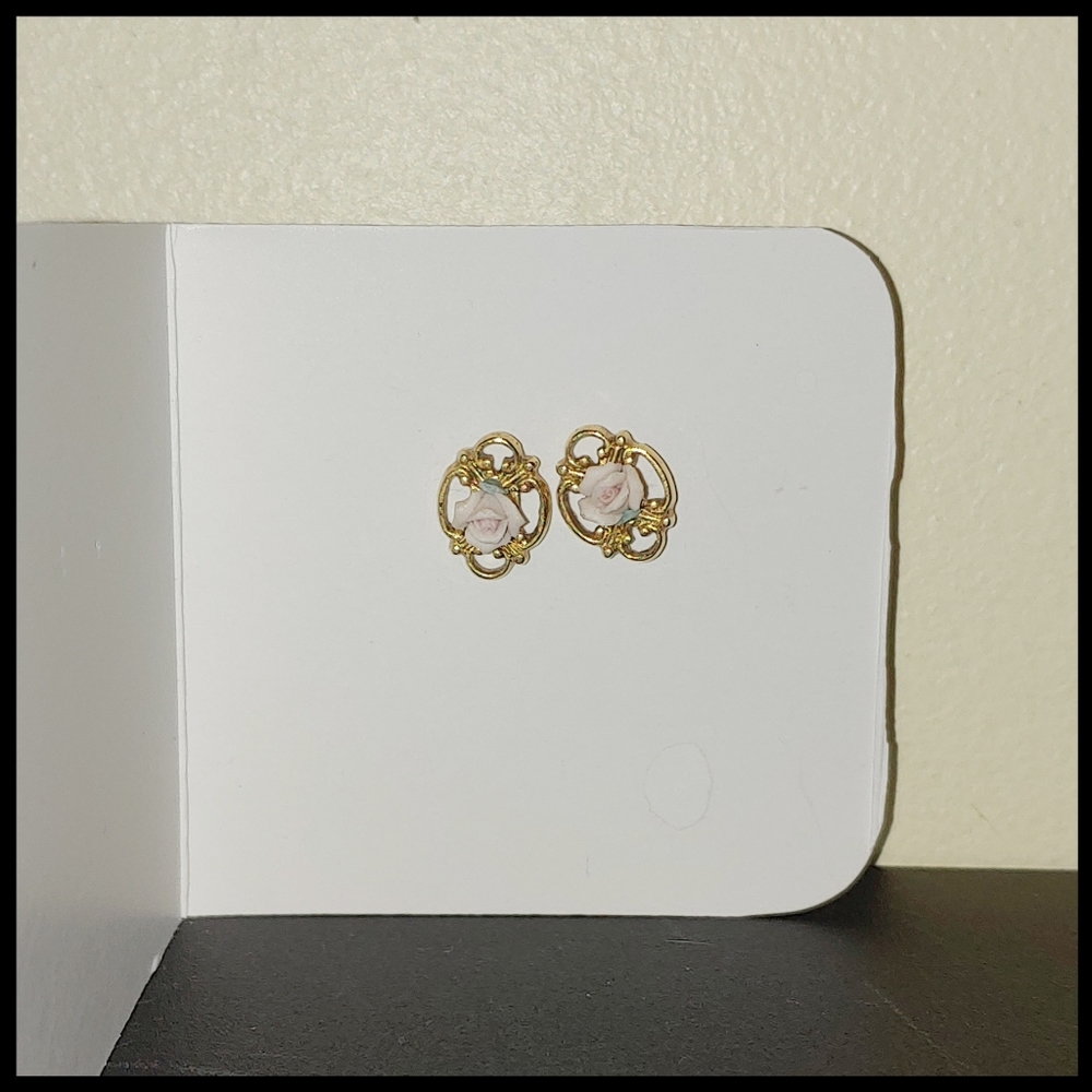 Vintage Small Pale Pink Rose Post Earrings - Picture 1 of 4